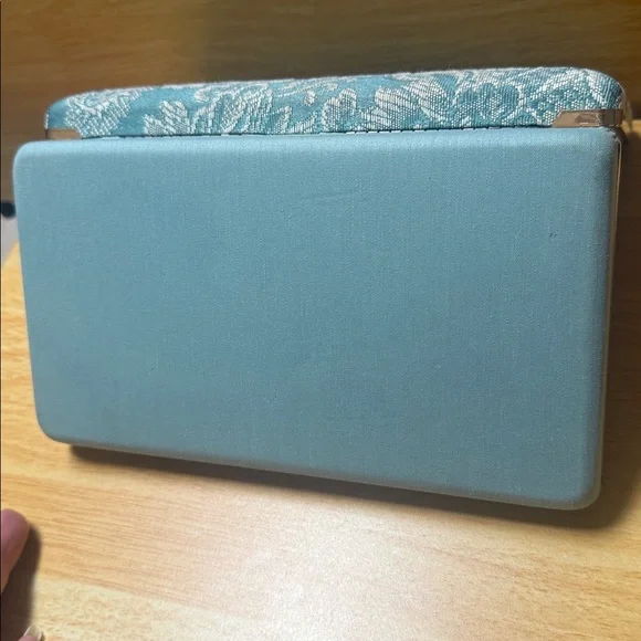 Vintage Travel Clamshell jewelry box with mirror 💍🩵 - Picture 11 of 17